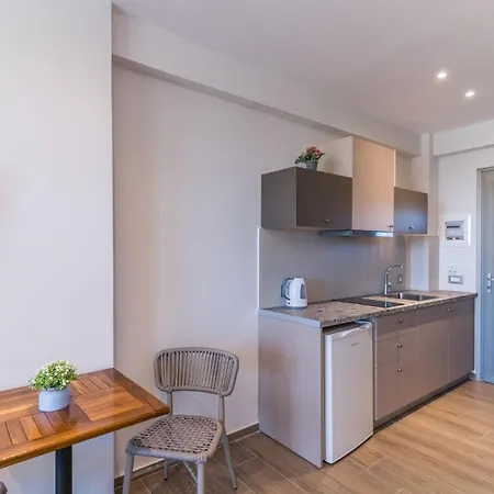Apartment Plaka *